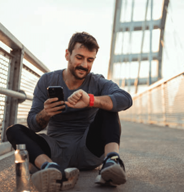 suivi_santé_homme_pose_bracelet_connecté